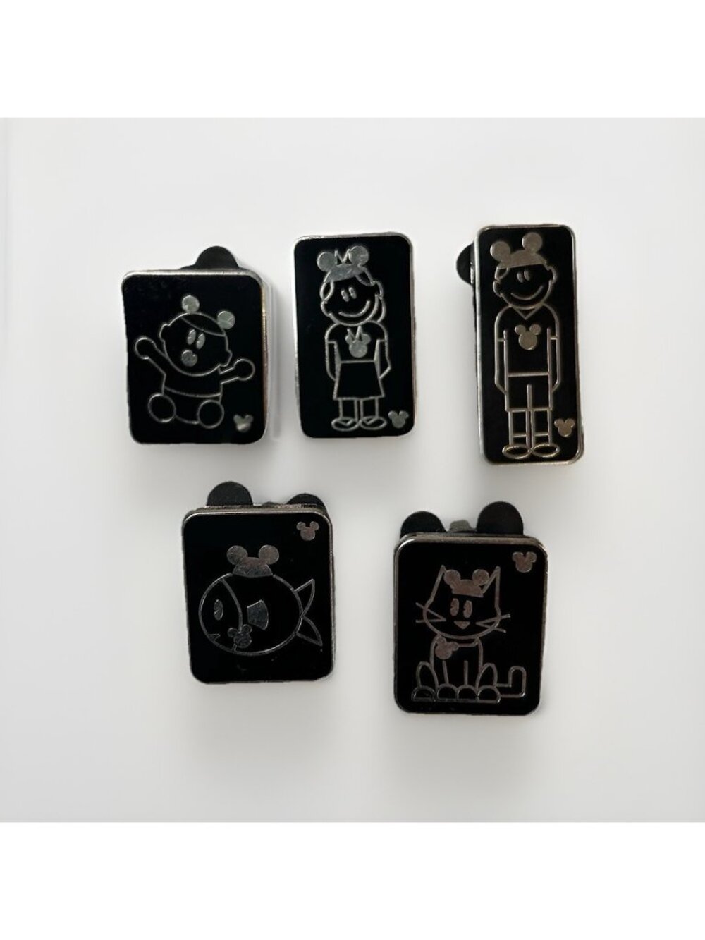 Disney Pins Lot Of 5 Silhouette Boy Girl Baby Cat Fish Hidden Mickey WDW Mom Dad